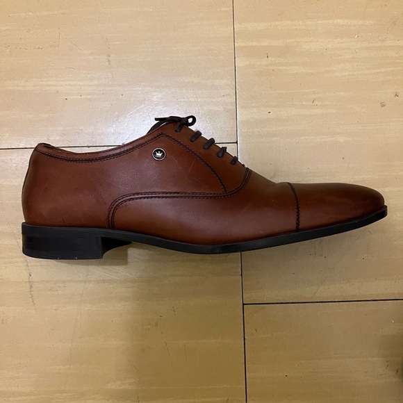 Louis Philippe Mens Brown Solid Leather Formal Oxfords - Picture 3 of 3